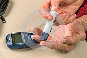 Lancet for glucose control by a medical glucoseÂ meter